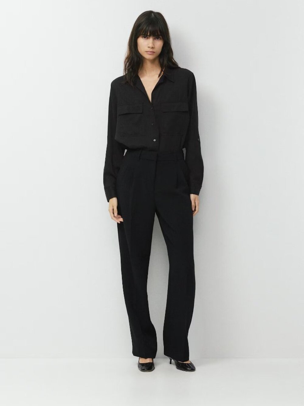 Aritzia Effortless Pant Crepette sz 2 black like new